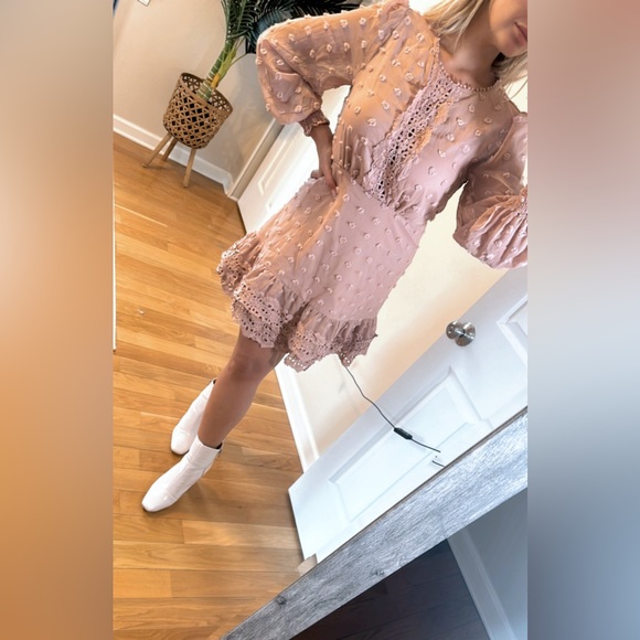 Simplee NWOT long Sleeve Rose Dress Size Large - Picture 4 of 6